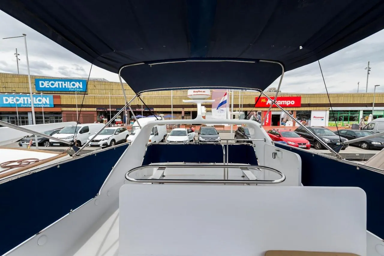 بوتيل فندق Barco El Marques سان أدريان دي بيزوس